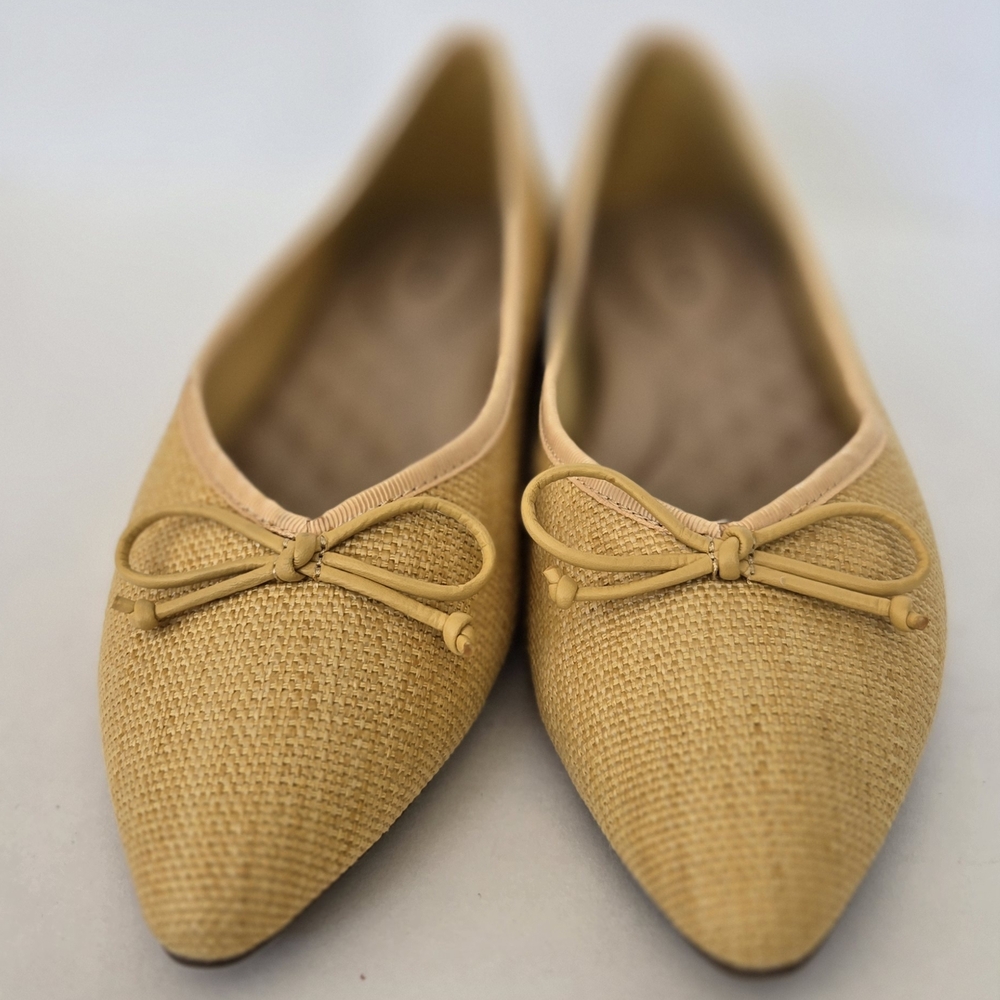NWOB! Birdies Women's Butter Yellow Raffia Flats with Bow Detail - Picture 3 of 12